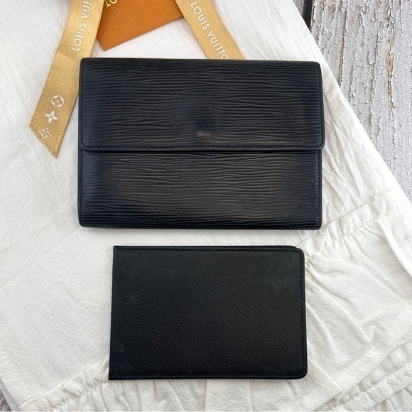 AUTHENTIC Louis Vuitton wallet. Black. - Picture 1 of 16